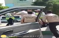 درگیری شدید پلیس راهور با مأمور سد معبر شهرداری